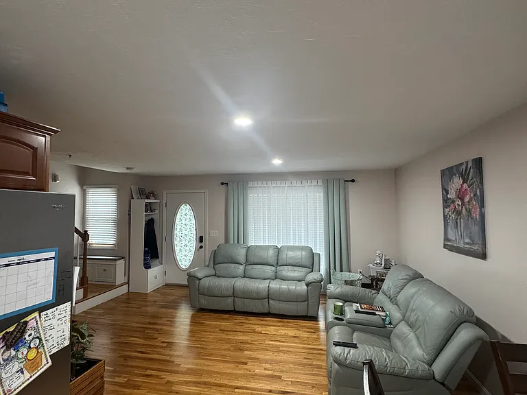 955 Pleasant St #13 — Photo 2