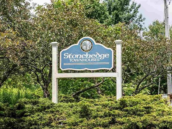 2nd image of N6 Stonehedge Dr