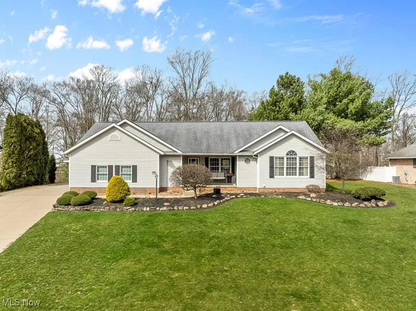 2135 Sunray Cir, Alliance, OH 44601