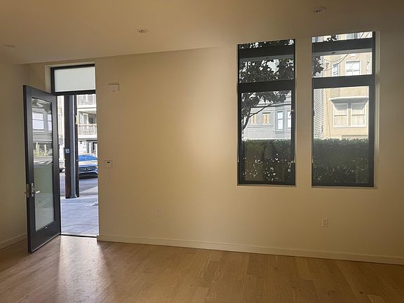 5th image of 1601 Larkin St #101