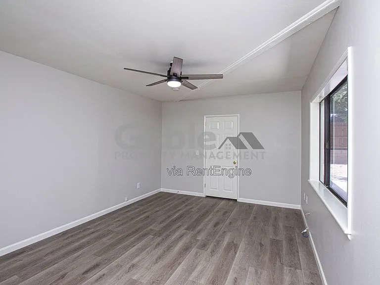 23418 1/2 8th St — Photo 22
