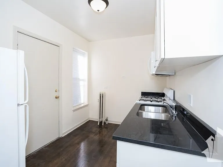 5732 N Winthrop Ave #14 — Photo 4