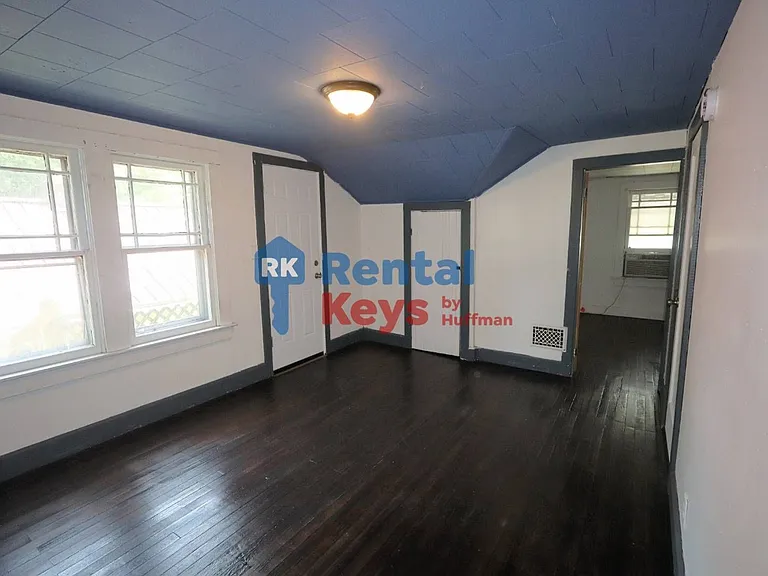 2600 N Heidelbach Ave — Photo 3