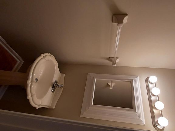 Downstairs half-bath