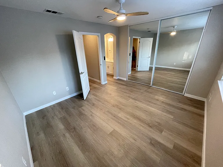 814 Applegate Ct — Photo 10