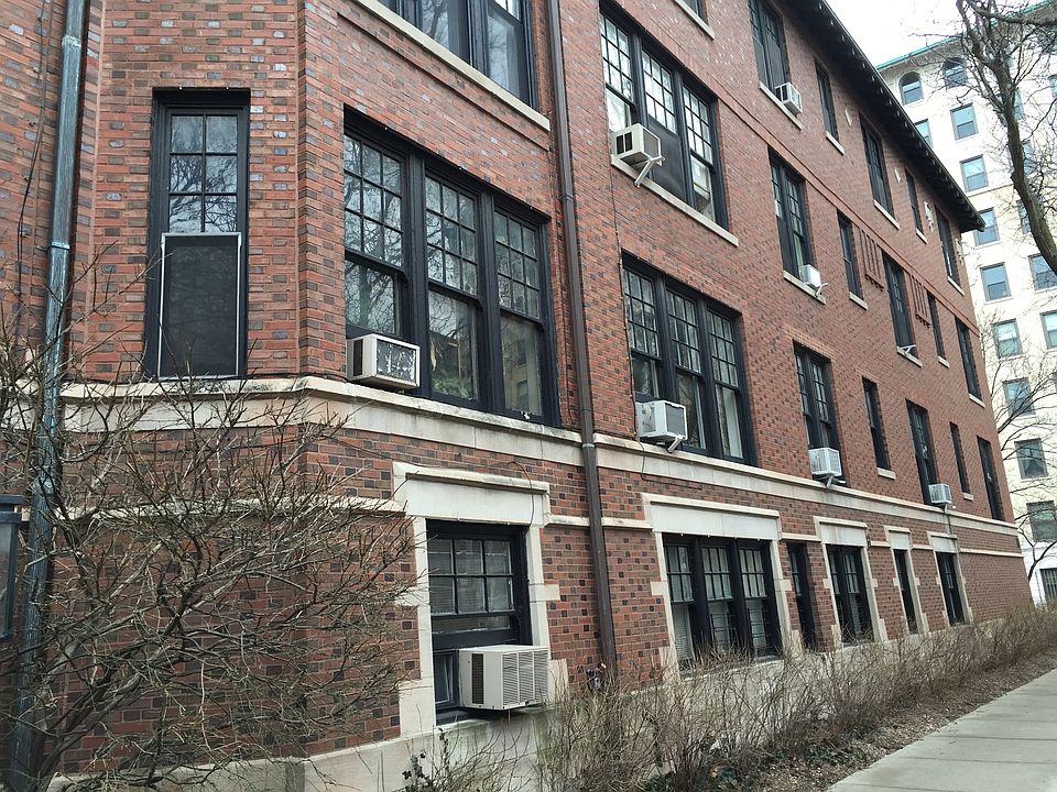1st image of 2907 N Pine Grove Ave APT 3