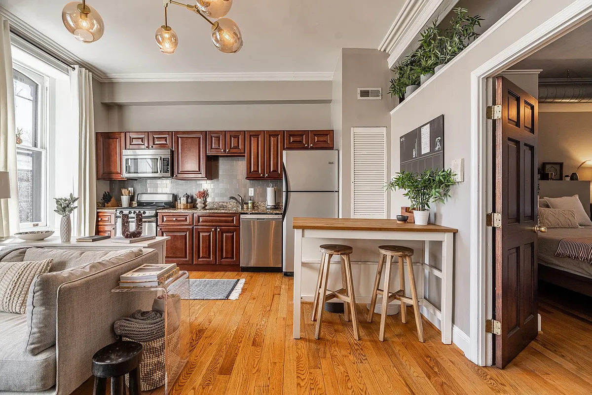 Building Photo - Short Term Rentals