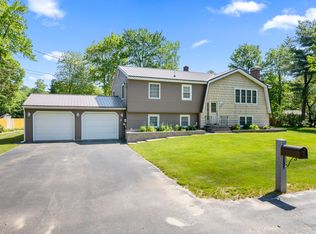 22 Thomas Ave, Topsham, ME 04086