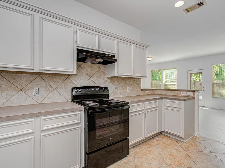 743 Hallsleigh Ln — Photo 21