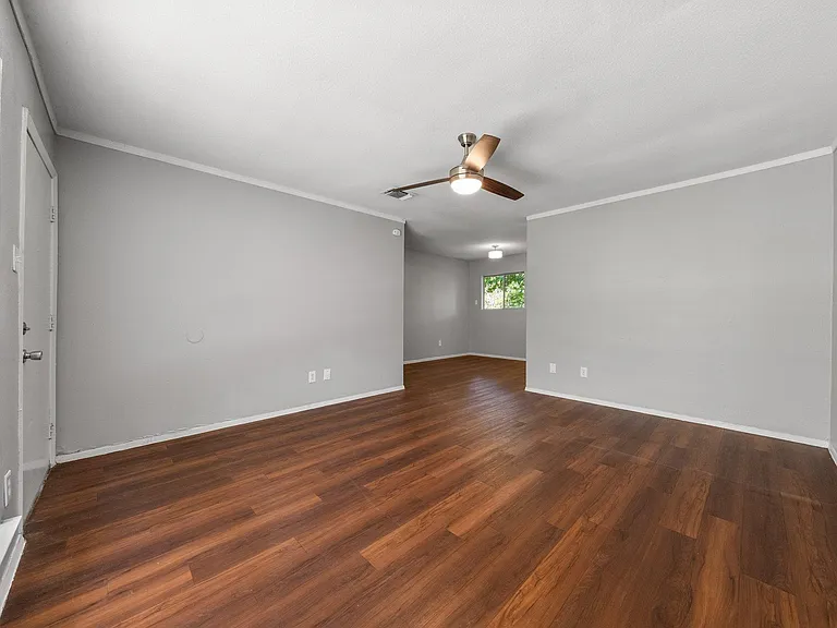 2311 Peppertree Ct — Photo 2