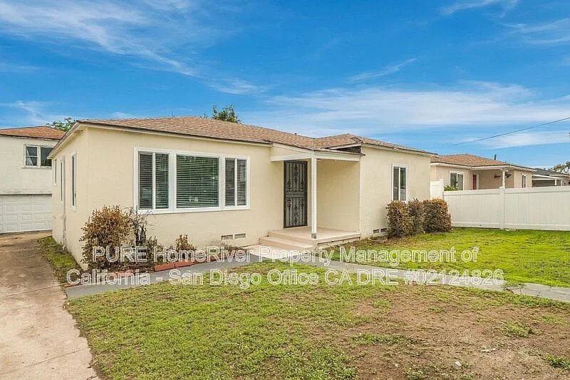 3 bed, 1.0 bath, 1060 sqft, $2,995 — Photo 2