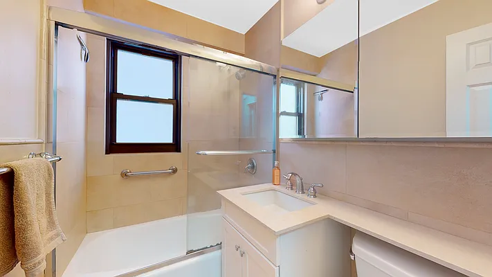 Sold by Winzone Realty Inc | media 7