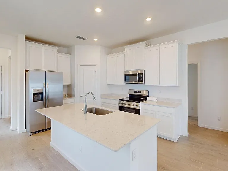6896 Friendship Fountain Ave — Photo 4