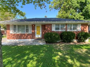 23 Mark Dr, Fairview Heights, IL 62208