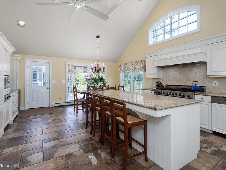 821 Pretty Brook Rd — Photo 12