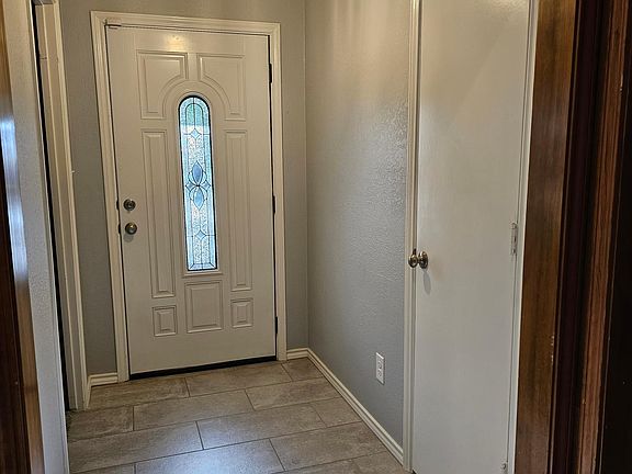 4th image of 101 Simmons Dr