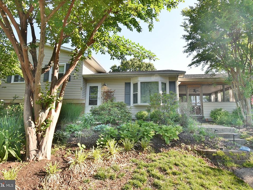 1st image of 422 Porpoise Ln
