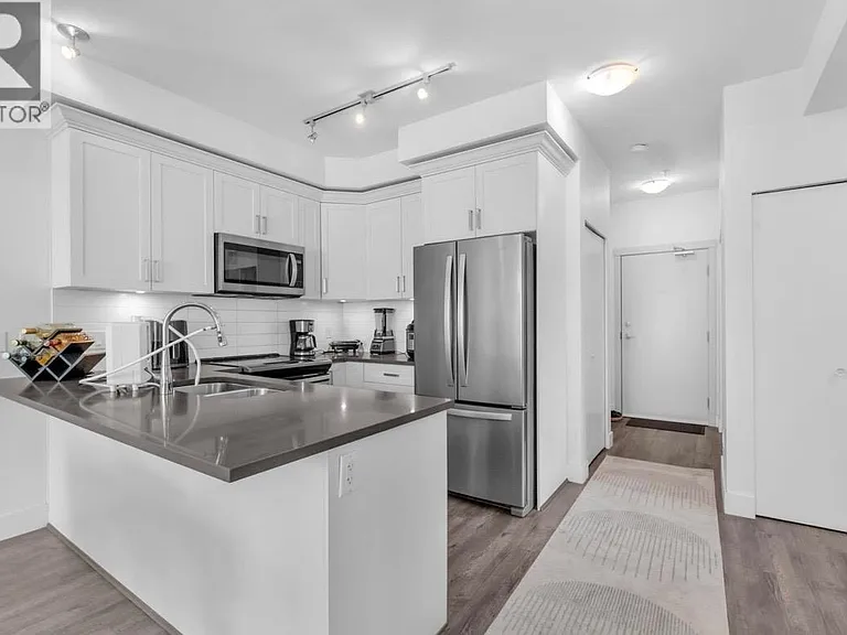 2436 Kelly Ave #216 — Photo 6