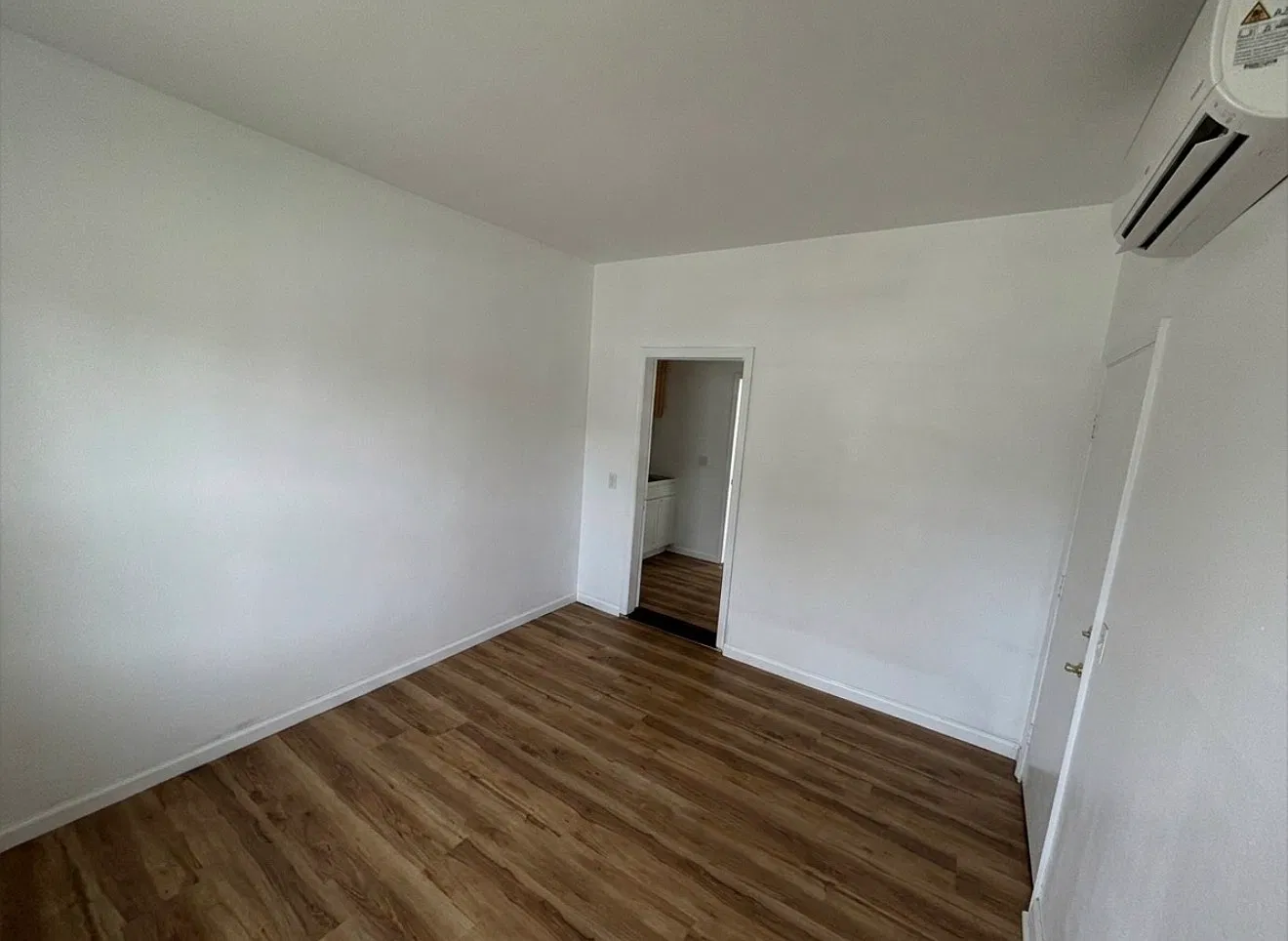 Studio, 500 sqft, $1,300 — Photo 4