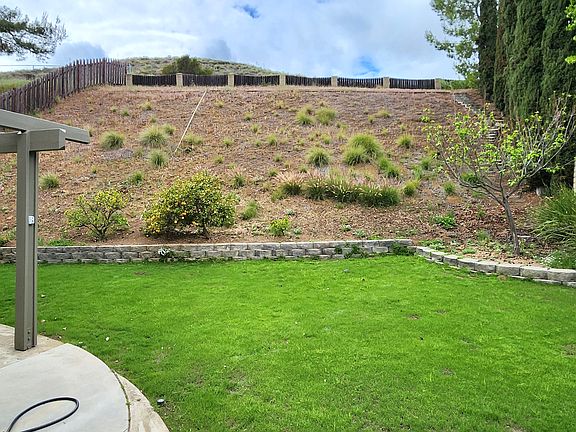 3rd image of 745 Avenida Loma Portal