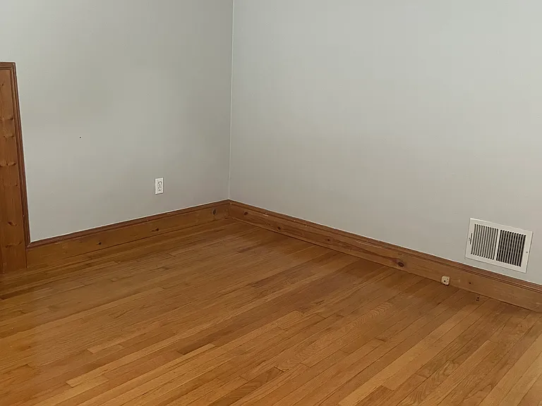 42 Perkins Ave — Photo 2