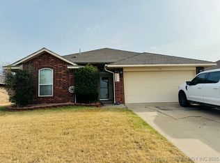 4008 Red Apple Ter, Moore, OK 73160