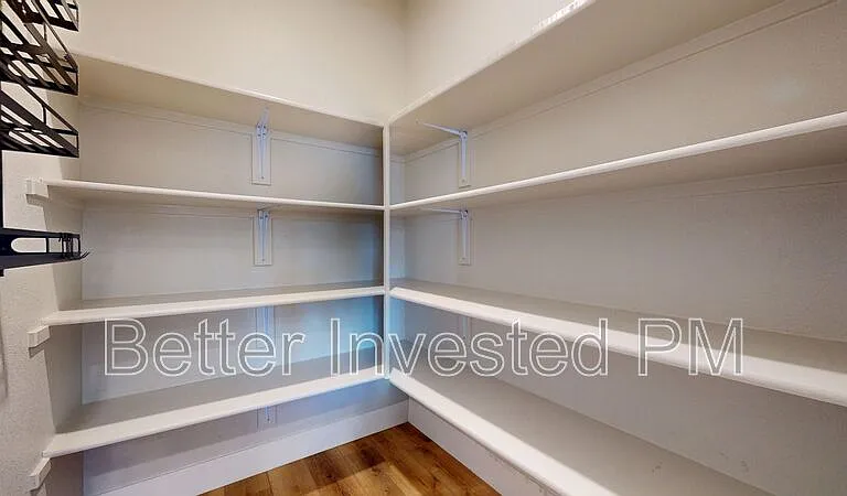 1437 Oak Cir — Photo 45