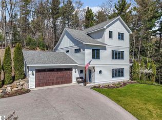 547 Hidden Ridge Dr, Traverse City, MI 49686