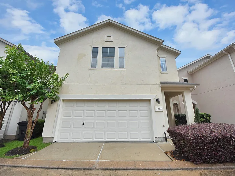 10062 Hillside Bayou Dr — Photo 2