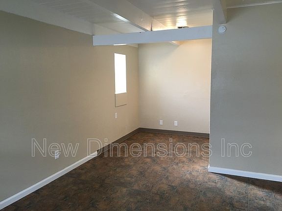 3rd image of 160 Linden St APT 4