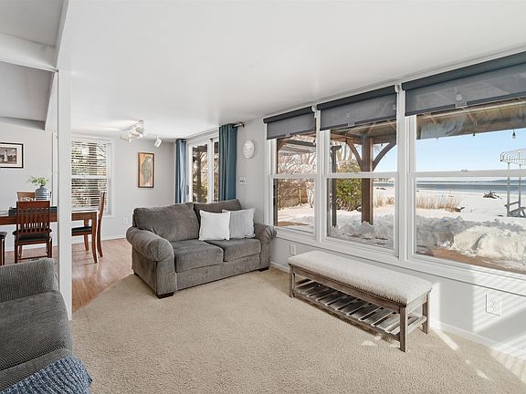 5th image of 104 Adella Beach Rd