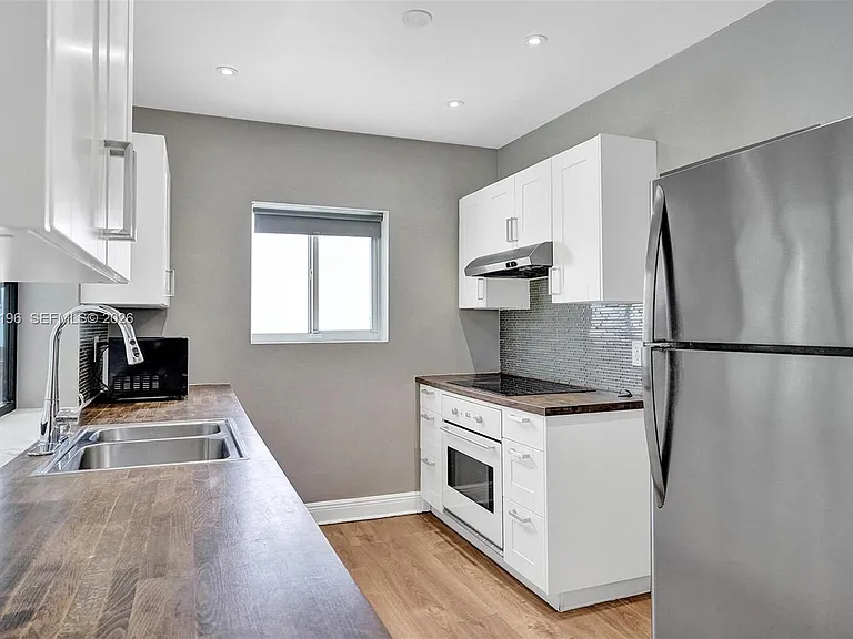 9040 Carlyle Ave — Photo 12
