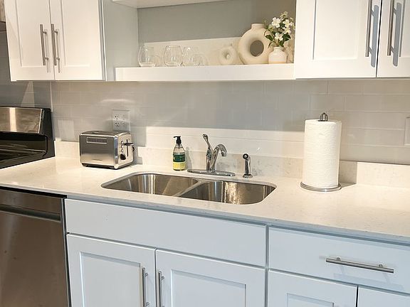 2nd image of 2342 Sweet Parkway Rd #303