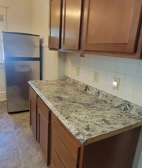 2015 Summit St — Photo 11