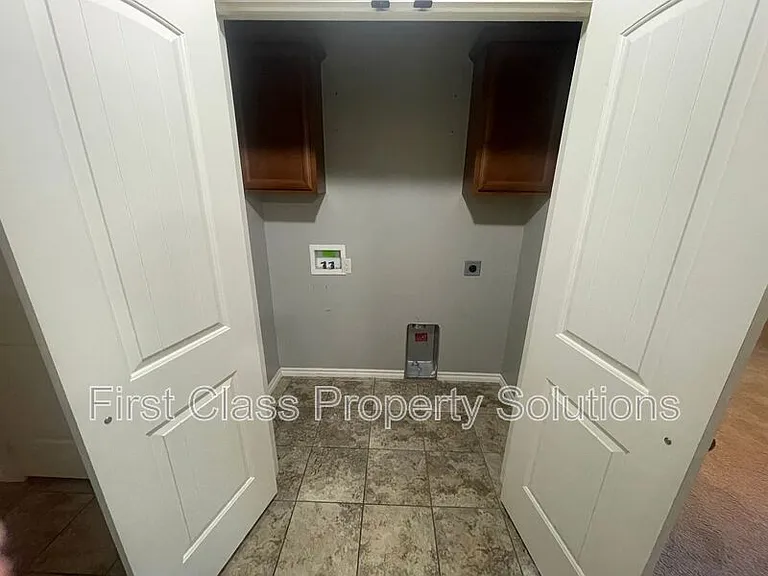 129 Ashley Dr — Photo 16