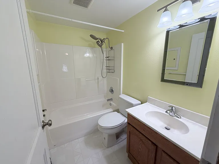 1609 Ash St — Photo 37