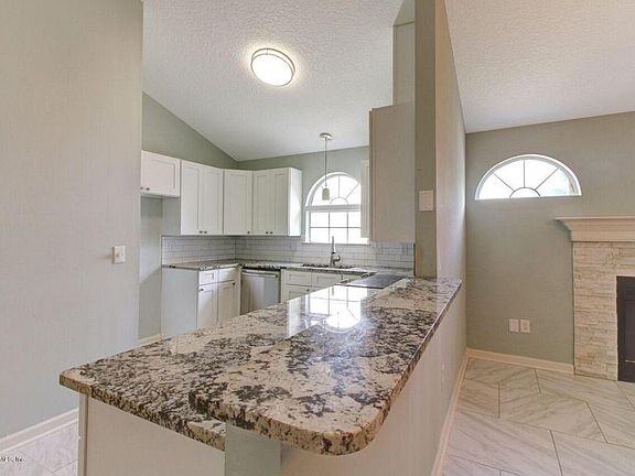 5th image of 216 Chantal Ct
