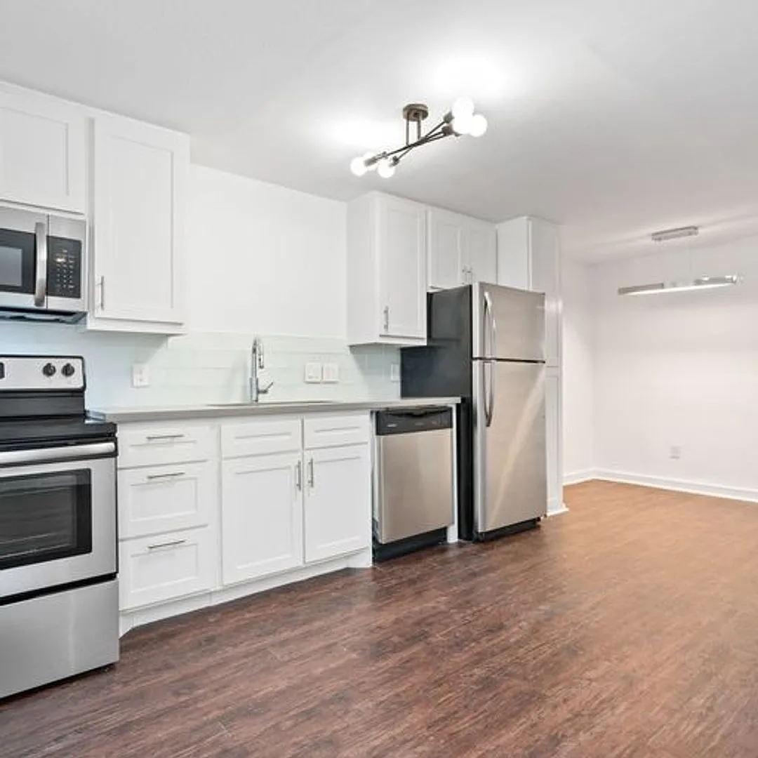Dream Montrose - 1717 Norfolk Street — Photo 1