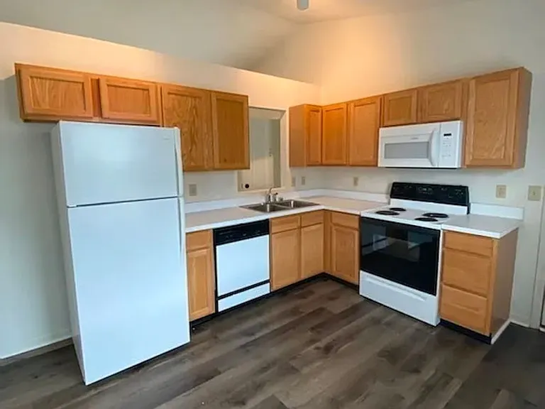 2080 Call Dr — Photo 4