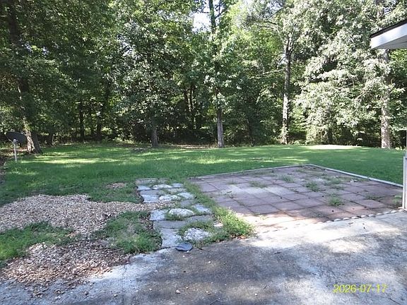 3rd image of 1340 Sandusky Dr