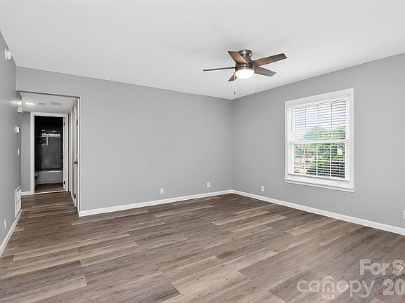 4th image of 2610 Park Rd APT E