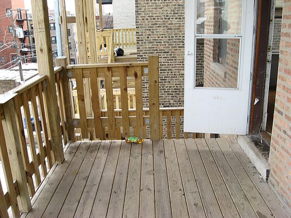 3rd image of 3525 N Wilton Ave #2RJA