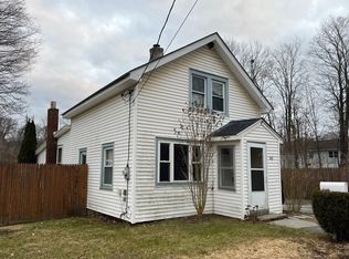 40 McKinley Ln, Poughkeepsie, NY 12601