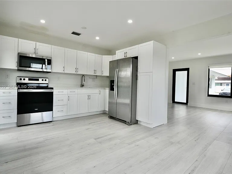 3018 SW 25th Ter #3018 — Photo 8