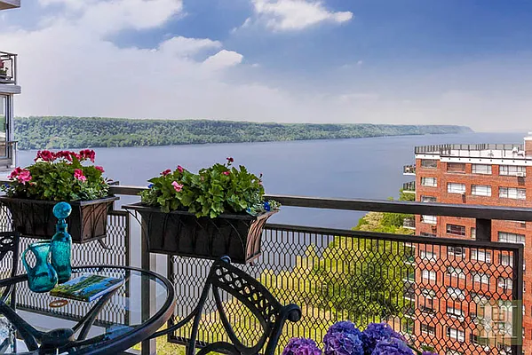 Sold by Halstead Real Estate | media 22