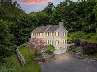 306 Mountain Rd, Pleasantville, NY 10570