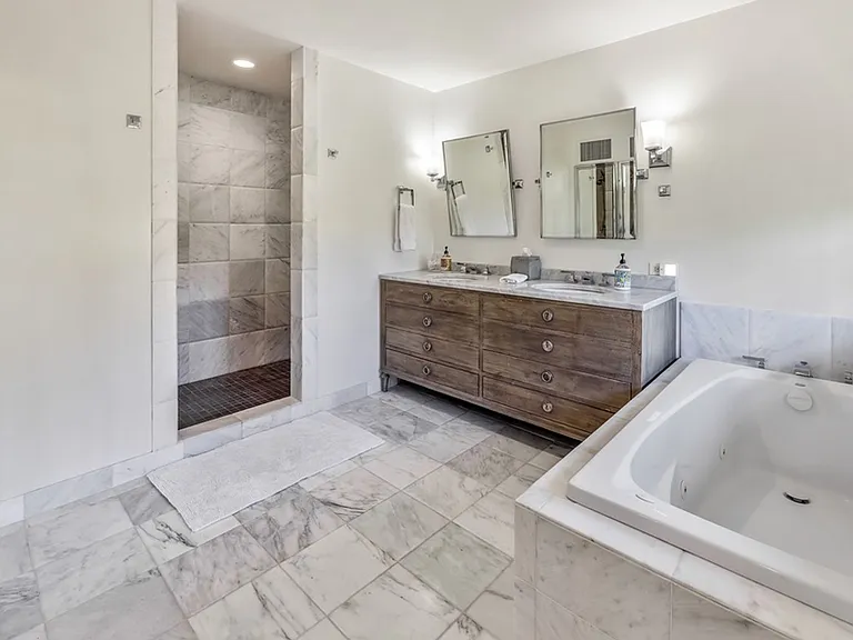 5687 Kalanianaole Hwy — Photo 21