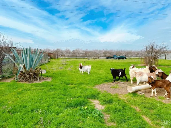 7361 Blackburn St, Bakersfield, CA 93307