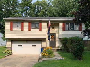 317 Hickory Ln, Painesville, OH 44077