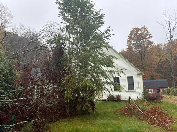 53 Norcross Hill Rd, Baldwinville, MA 01436